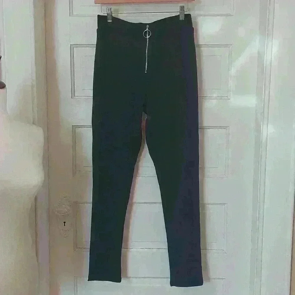 NWT Revamped Leggings  L0217
